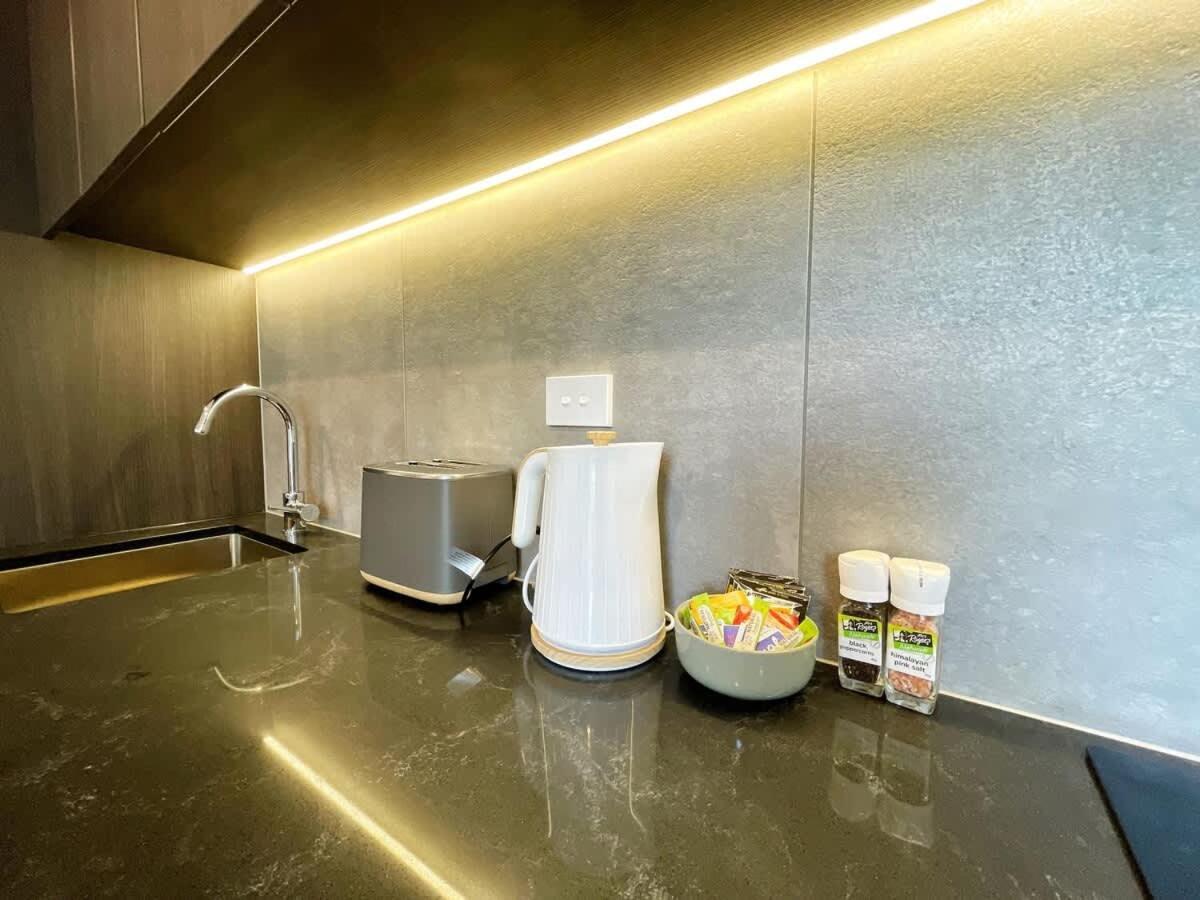 Parkside Living Unique Getaway 1 Bed In Cbd Apartment *